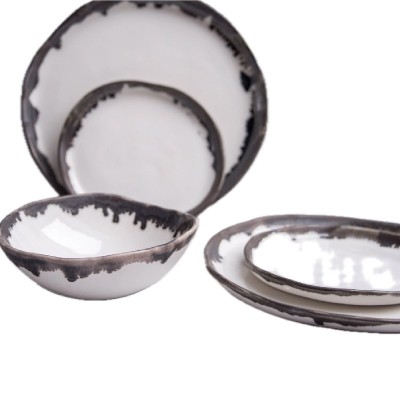 Porcelāna trauku komplekts - balts ar bronzas maliņu