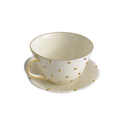 Porcelāna krūze ar apakštasi